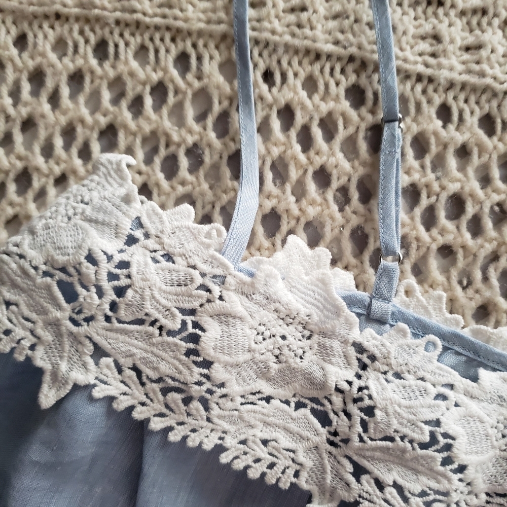 NWT💞BLANK NYC LACE & LINEN CROP TOP💞 - Picture 2 of 7